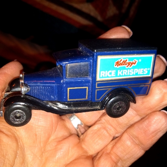 A 1979 Ford Kellogg's Rice Krispies Delivery Truck - Picture 1 of 8